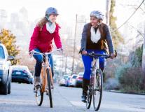 Two women Urban Riding